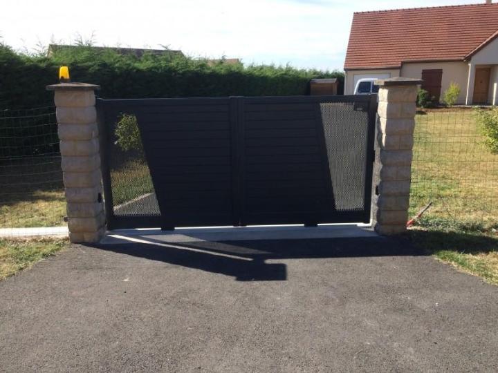 Installation porte de garage Dun-sur-Auron 