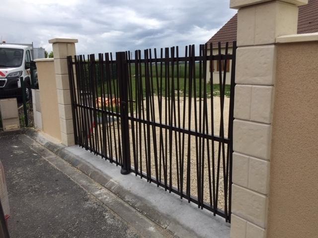 Pose de porte de garage à Dun-sur-Auron